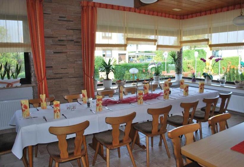 ホテル Restaurant Gilles