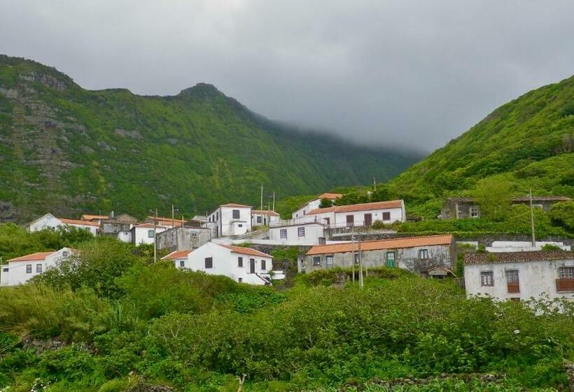 פנסיון Alojamentos Flores Island