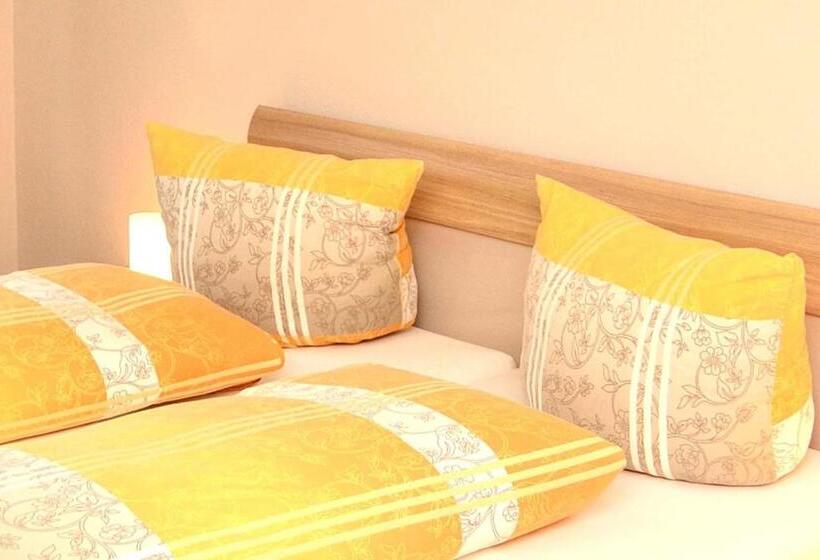 Pension / Ferienwohnungen Scheid