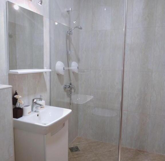 تختخواب و صبحانه Sunset Zlatibor Hills