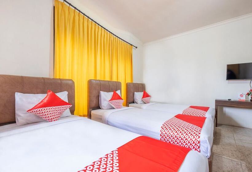 هتل Oyo 2704  Transit 2