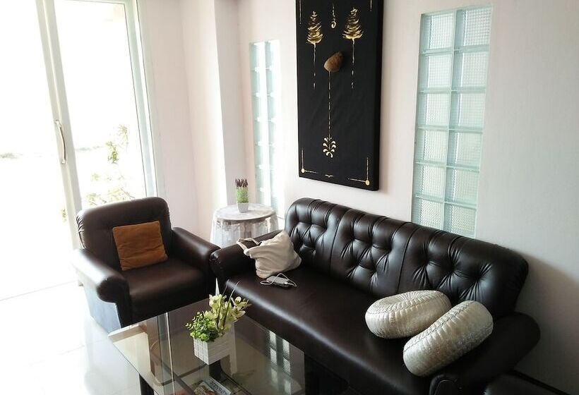فندق Wattanakham Serviced Apartment