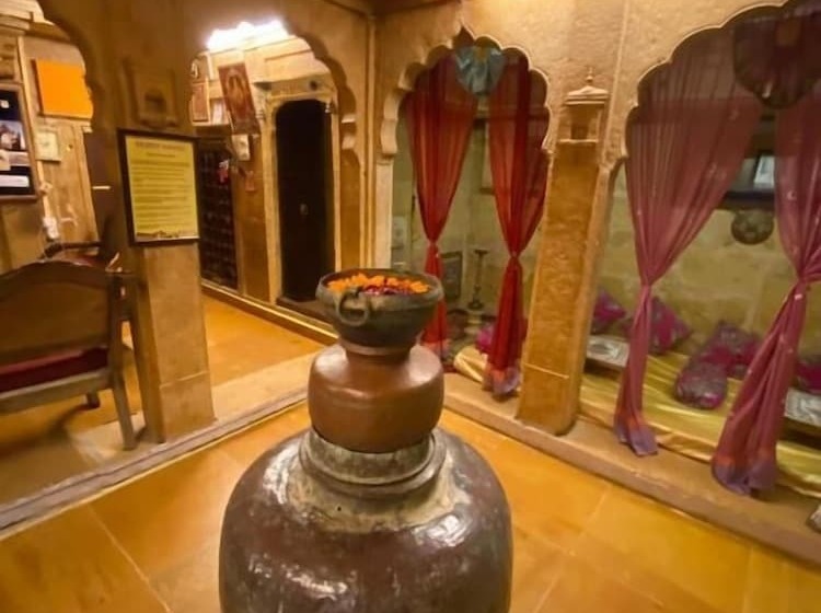 Bed and Breakfast Desert Haveli Guest House
