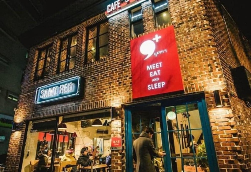 Comma Plus   Hostel