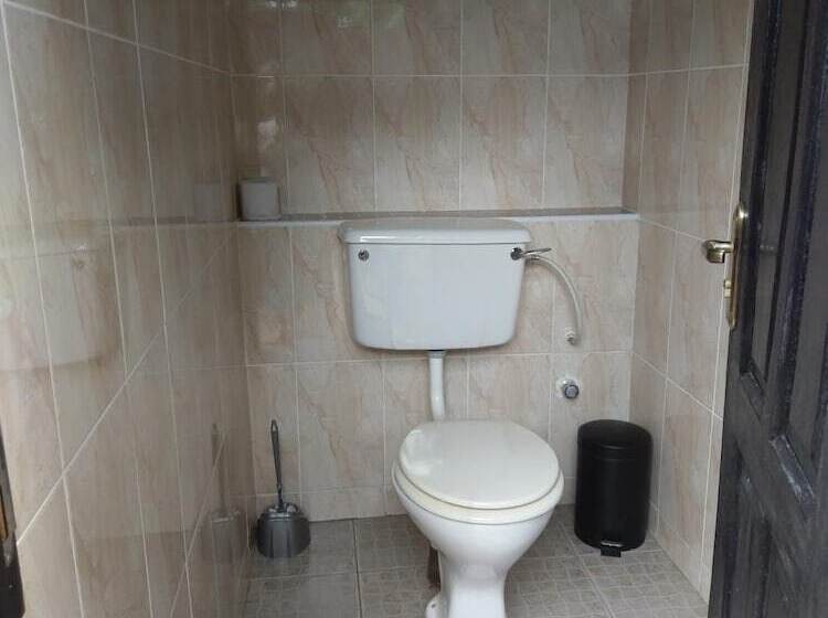 فندق Big Foot Safari Lodge