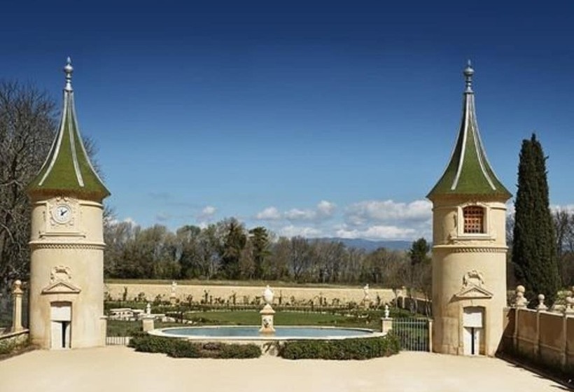 Отель Chateau De Fonscolombe