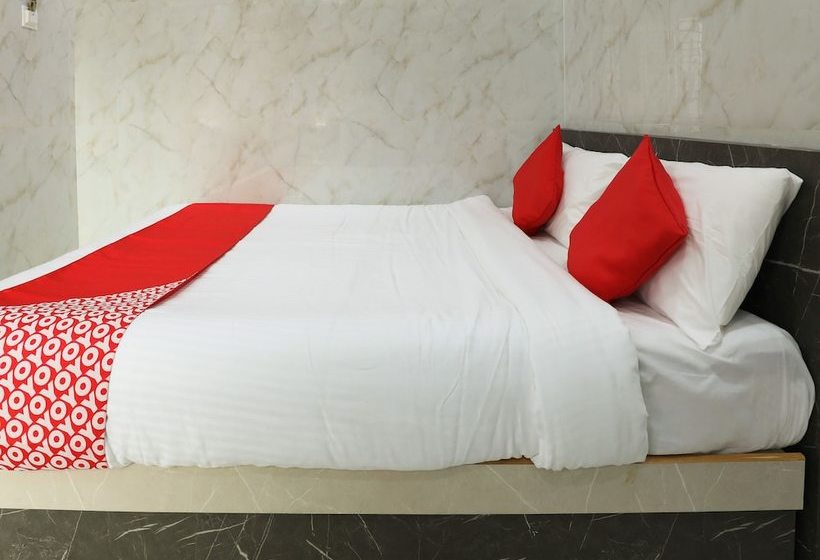 فندق Guru Comforts By Oyo Rooms