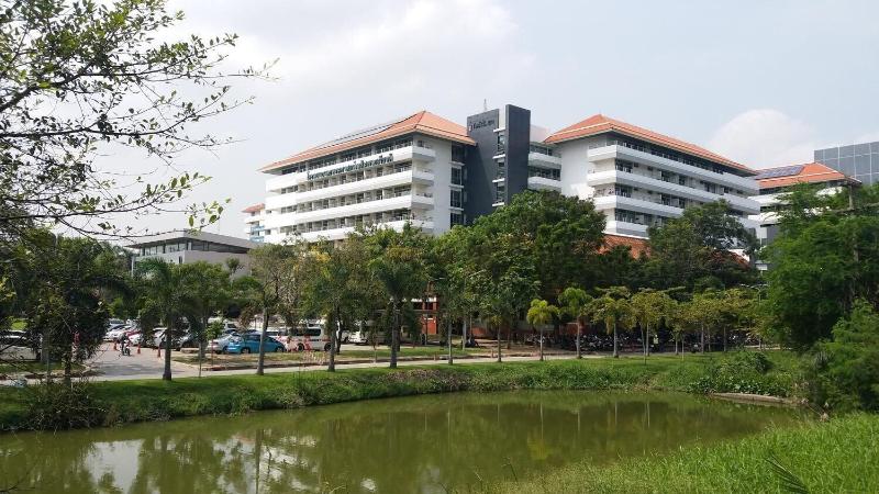 هتل Natcha Place Thammasat Rangsit