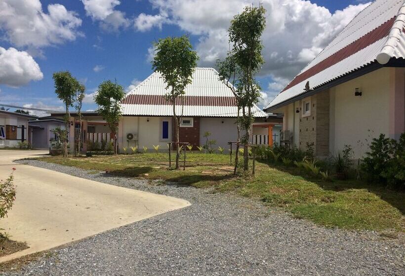 هتل Suanrak Resort