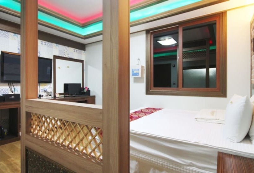 The Sharp Motel