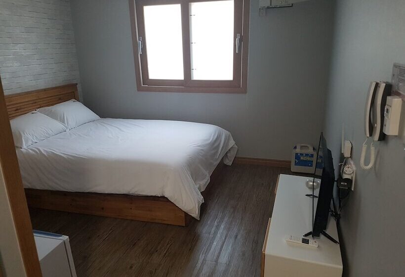The View Hostel