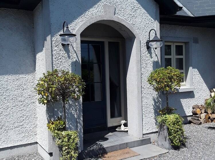 צימר Ballybur Lodge