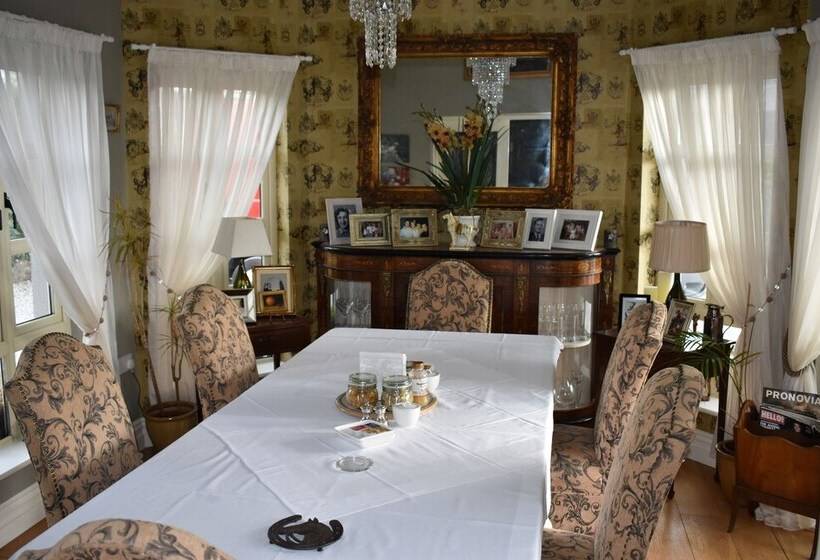 צימר Ballybur Lodge
