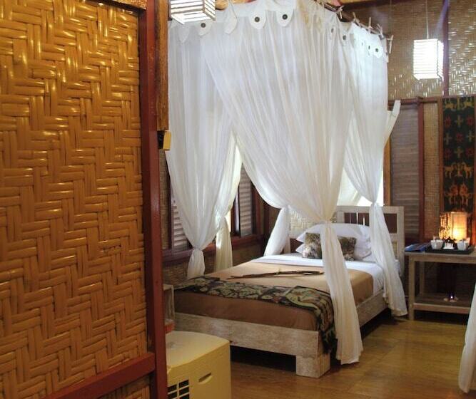 مبيت وإفطار Cemara Beachfront Suite