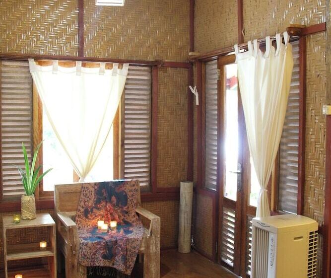 مبيت وإفطار Cemara Beachfront Suite