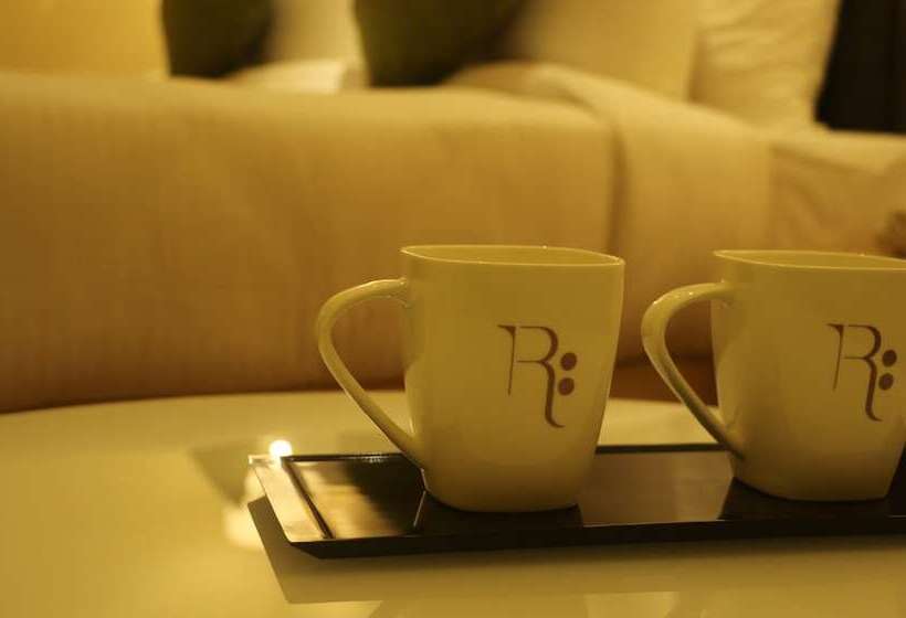 فندق Regenta Central Harsha Vapi