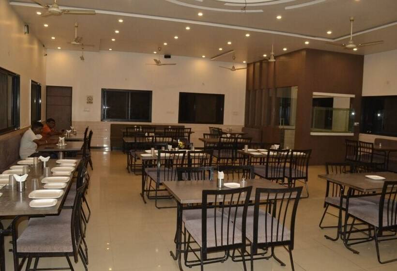 בית מלון כפרי Safari Lodge