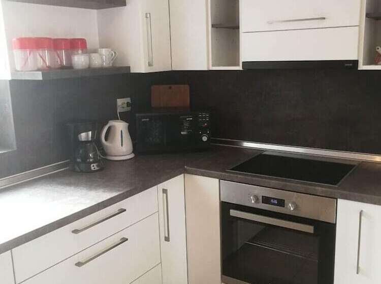 بنسيون Plavo Oko