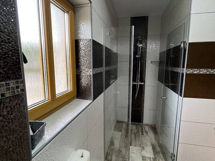 פנסיון Rustic Inn River