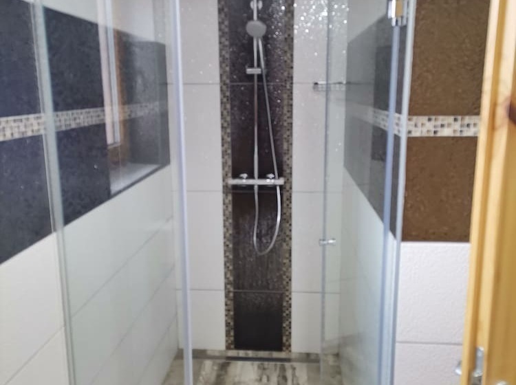 פנסיון Rustic Inn River