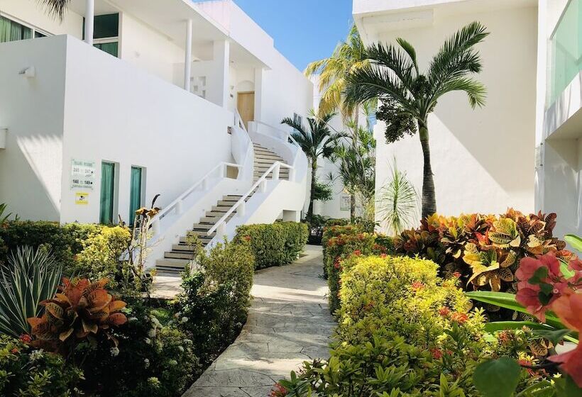 هتل Los Cocos Chetumal