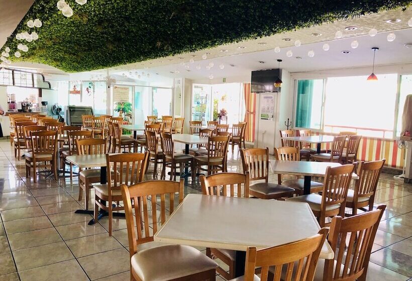 هتل Los Cocos Chetumal