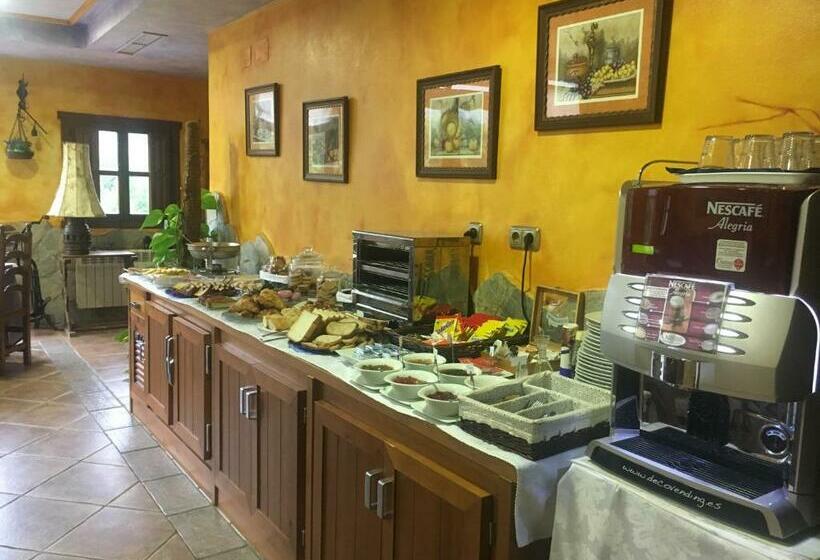 هتل روستایی Rural La Lluriga