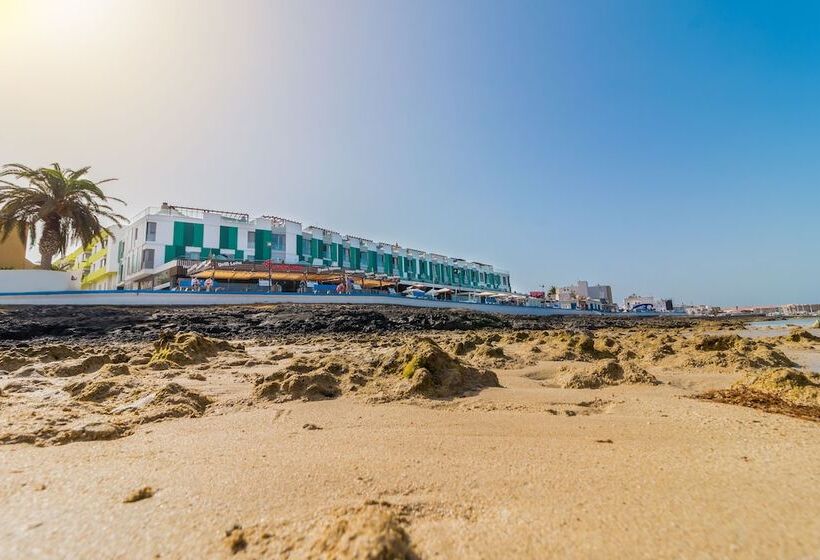 בית מלון כפרי LIVVO Corralejo Beach