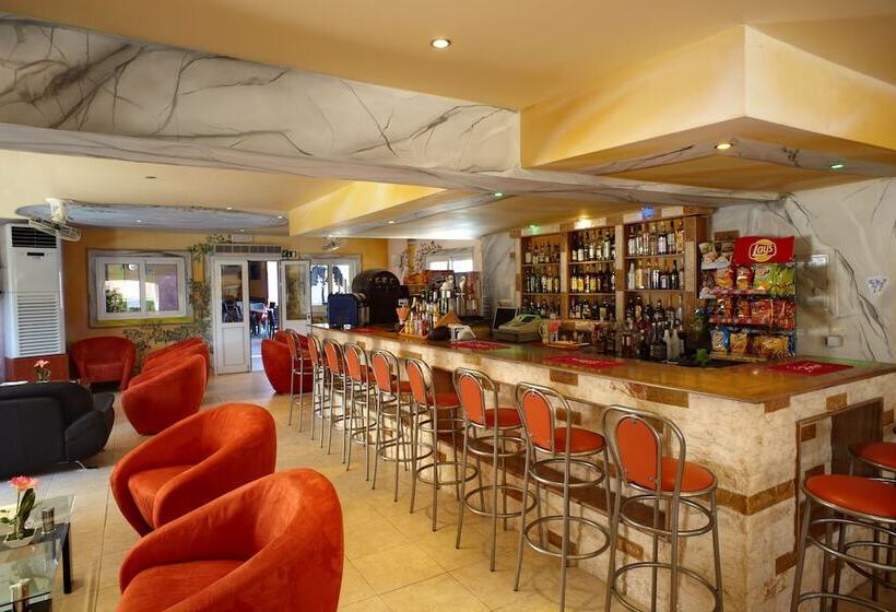 Marietta Hotel & Apartments