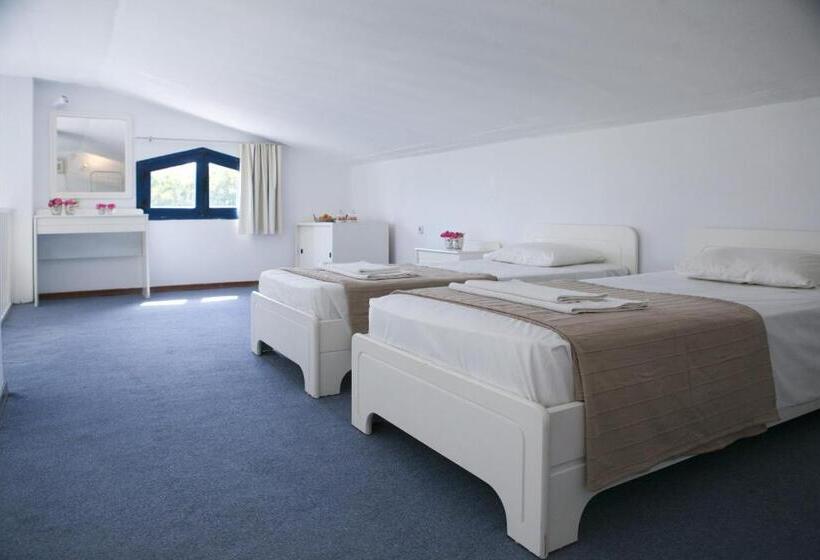استراحتگاه Govino Bay