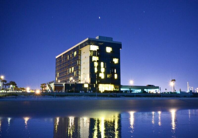 Beautiful Daytona Beach Oceanfront Condo