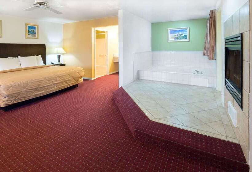 هتل Days Inn By Wyndham Newport Or