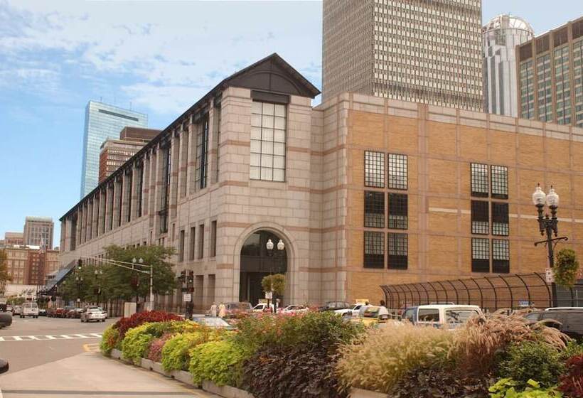 هتل Four Points By Sheraton Boston Newton