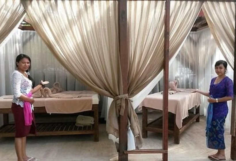 هتل Perdikia Beach