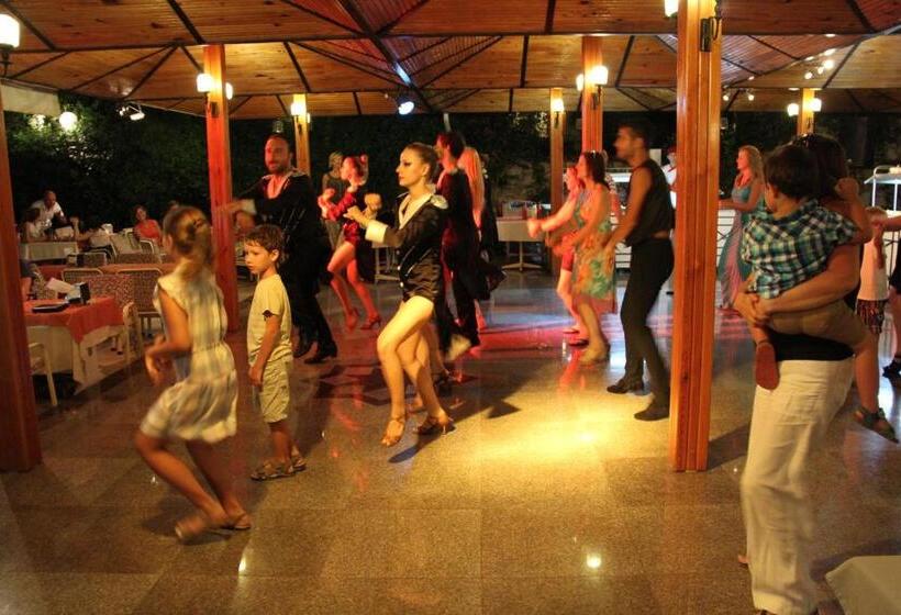 هتل Perdikia Beach