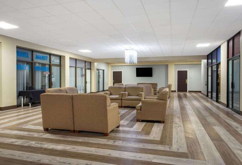 فندق Ramada By Wyndham Tampa Westshore Airport South