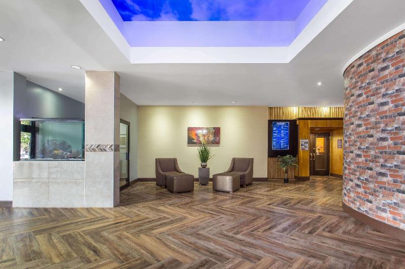 فندق Ramada By Wyndham Tampa Westshore Airport South