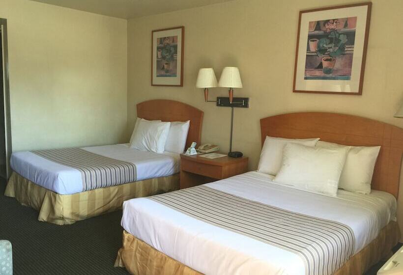 בית מלון כפרי Fresno Inn