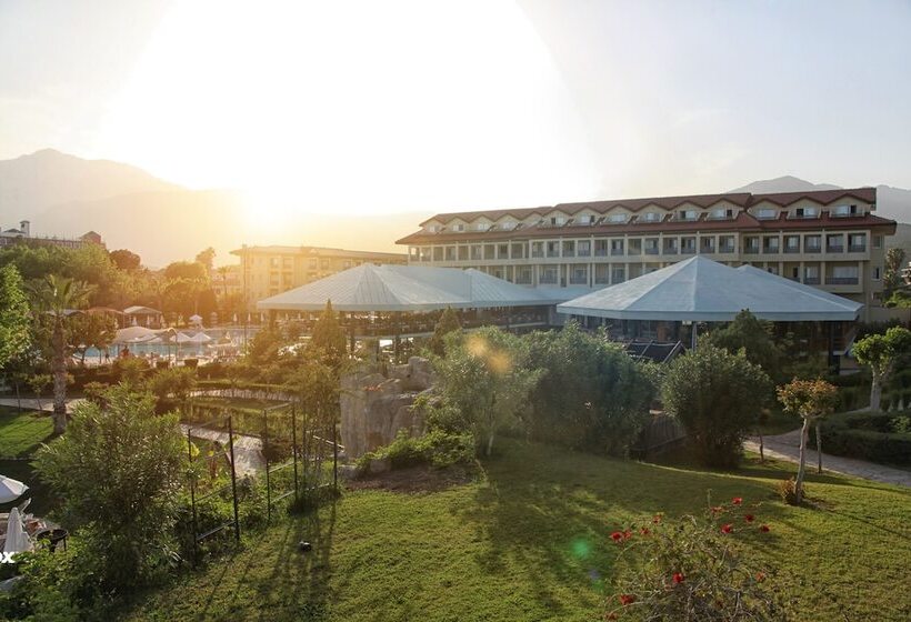 استراحتگاه Queen S Park Le Jardin