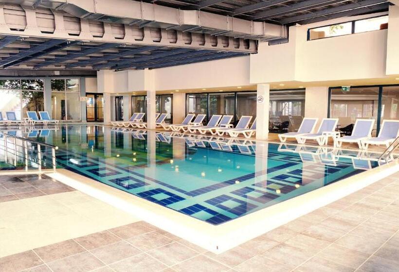 استراحتگاه Queen S Park Le Jardin