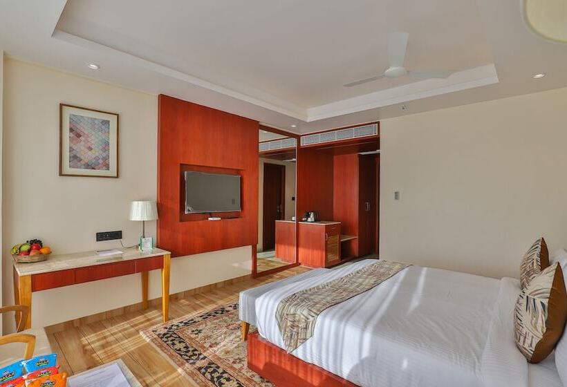 Hotel The Square Somnath