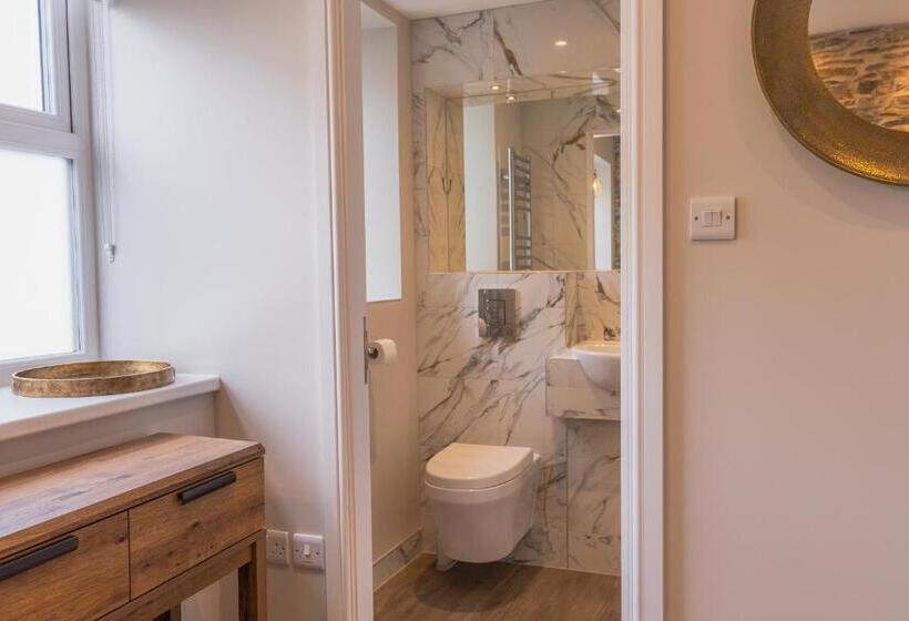 مبيت وإفطار Carrick Rooms