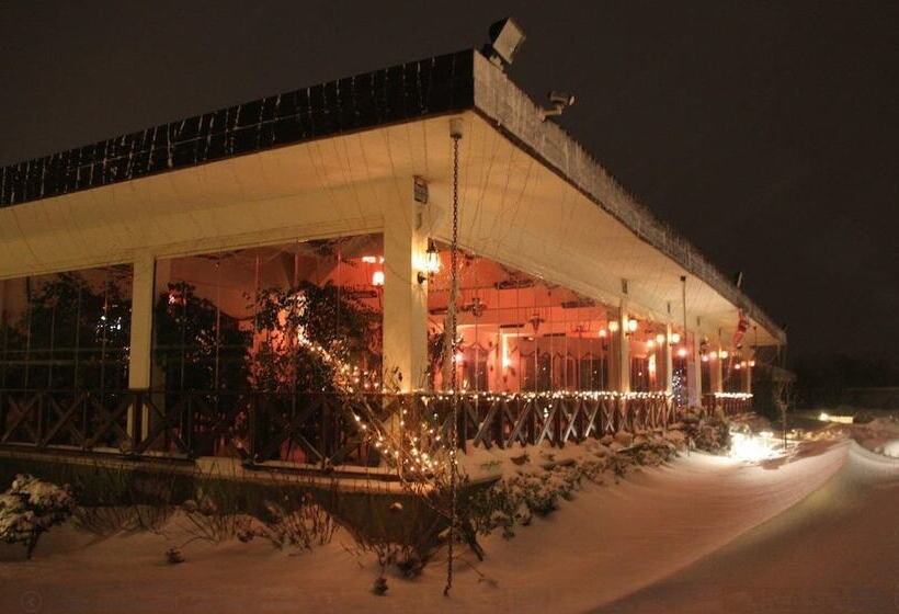 فندق Riva's Club