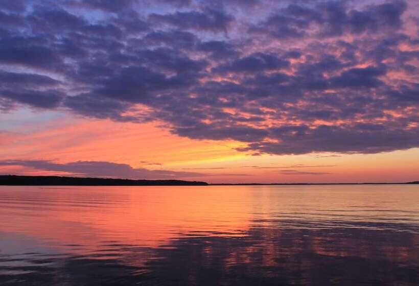 Отель Viking Bay Resort And Lodge