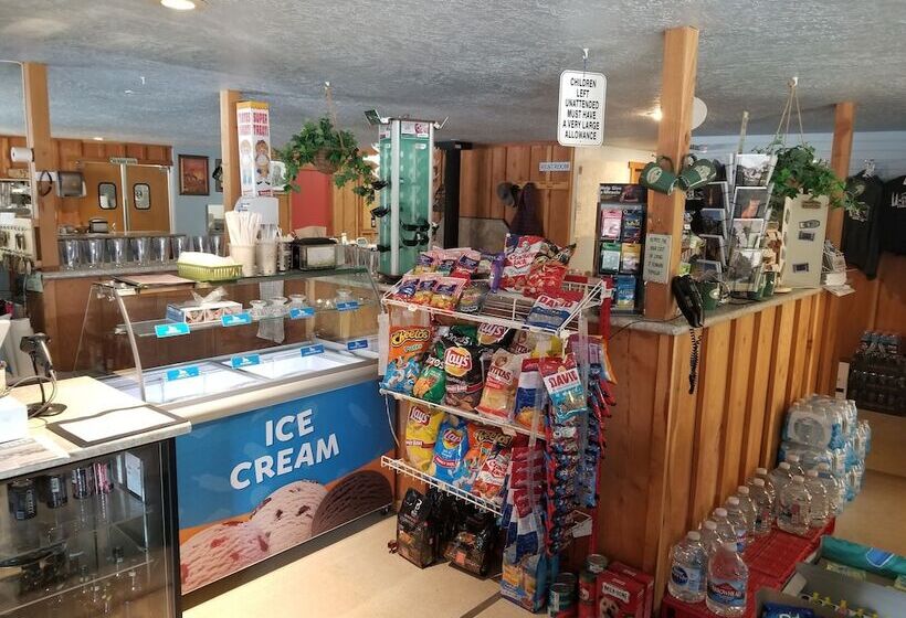 モーテル Sourdough Lodge