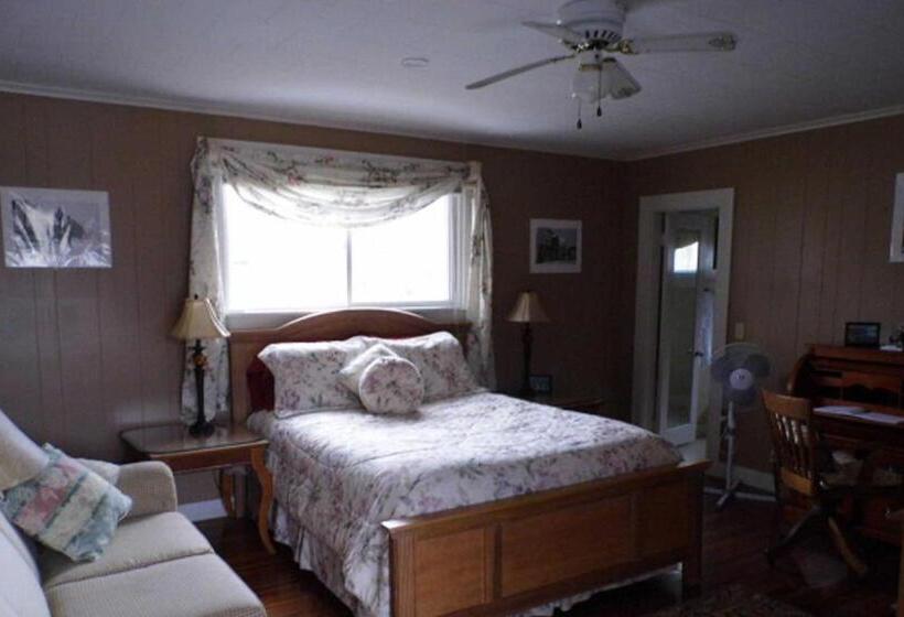 Otter Creek Inn