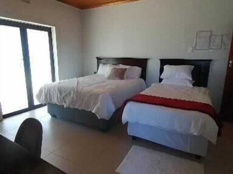 펜션 Rose And Thorn Guesthouse   Adults Only