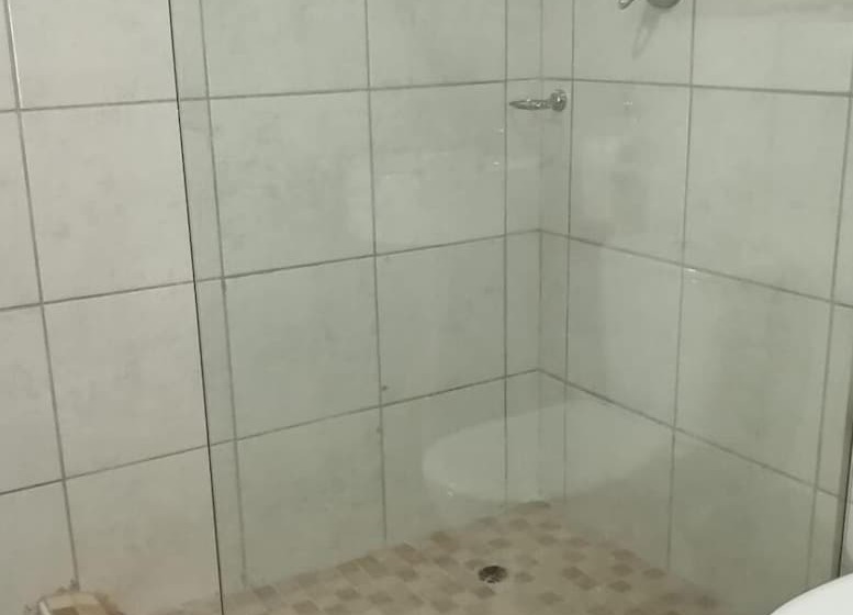 펜션 Rose And Thorn Guesthouse   Adults Only