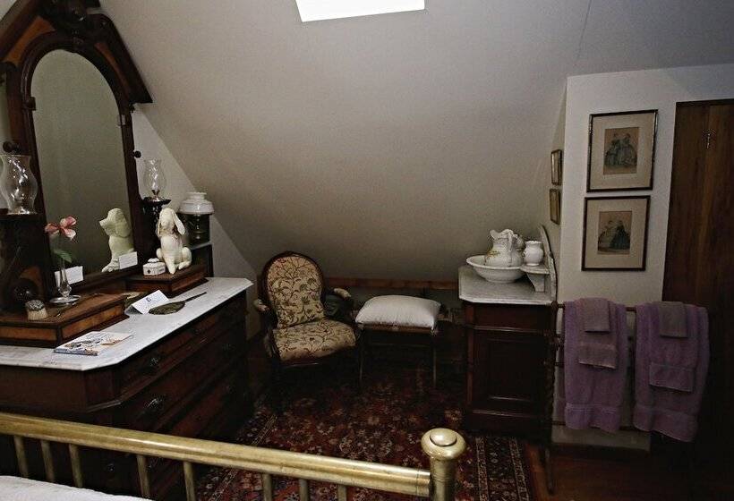 The Ebenezer House Bed & Breakfast