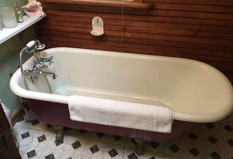 The Ebenezer House Bed & Breakfast